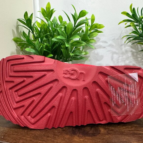 UGG x Sesame Friends Neumel II- Elmo - Picture 4 of 5